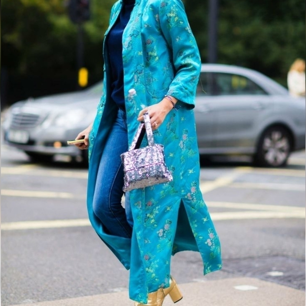 Asian PEONY SHANGHAI CHINA Oriental long coat, dress, kimono floral Frog Closure